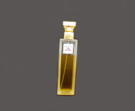 elizabeth arden 5th avenue smell