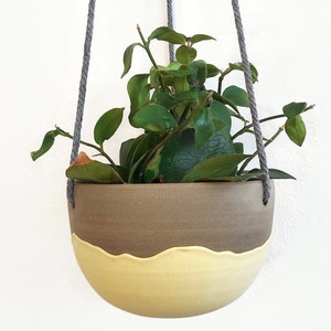 Petite jardinière suspendue jaune , Pot à plante suspendu en grès , Pot à suspendre , Cache pot en céramique image 6