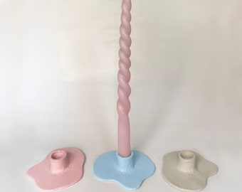 Candelabro Blob Pastel – Candelabro de arcilla orgánica hecho a mano – Decoración minimalista – Estilo Wabi Sabi – Regalo nórdico escultural para el hogar