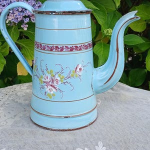 Enameled coffee pot