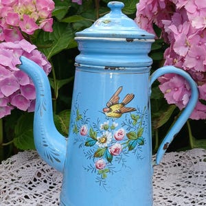Enameled coffee pot