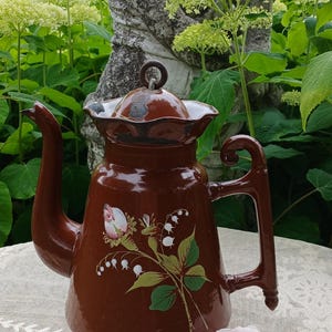 Enameled coffee pot