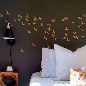 Flock Of Cranes Wall Stencil - LARGE WALL STENCIL – Bird Wall Stencil - Easy to Use Wall Stencil for a Quick Room Update - Stencil for Walls imagen 2