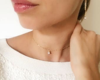 Zierliche Gold und Diamant Look Solitaire Choker (Zirkonia) minimalistisch.