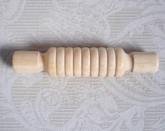 Vintage Baking Small Wood Rolling Pin Round Pattie Pattern