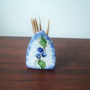 Vintage Home Serving Ceramic Blueberry Design Iron Toothpick Holder
