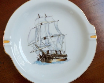 Vintage Collectible Cigarette Tobacciano Schooner Ashtray Large Ceramic Ashtray