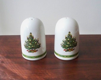 Vintage Holiday Table Serving Salt and Pepper Shakers Christmas Tree Russ Berrie