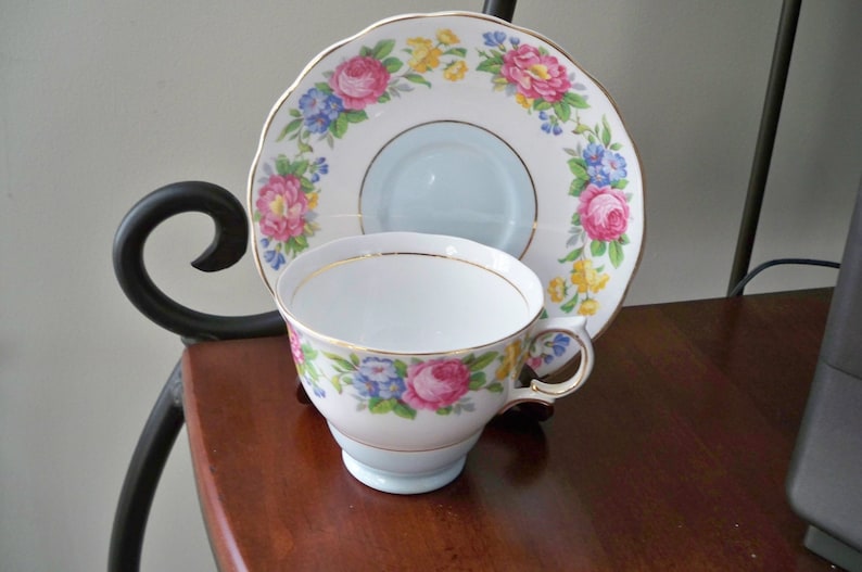Vintage Home Dining Bone China Colclough Floral Teacup and Saucer Made in England