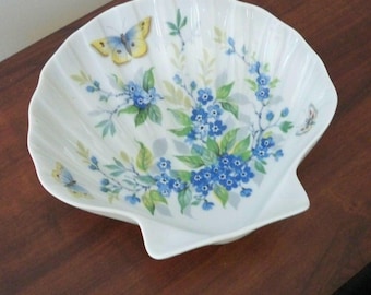 Plato para anillos de porcelana vintage de Limoges, Francia, con forma de concha