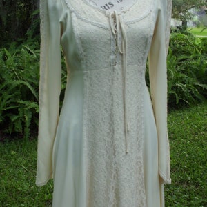 Gunne Sax Black Label Dress Ren Style in Cream With Tie Corset Size 11 ...