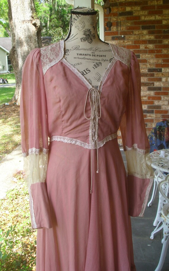Gunne Sax Dress Black Label in Dusty Rose and Cre… - image 2