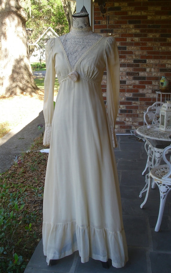 Black Label Cream and Lace Gunne Sax Dress Size 11 Black Label Cream and Lace Gunne Sax Dress Size 11