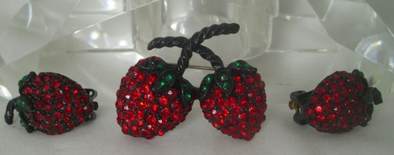 Weiss Strawberry Japanned Pin and Rhinestone Earr… - image 2