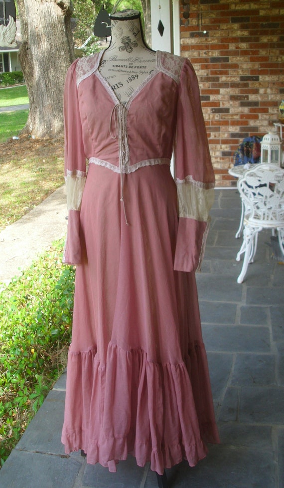 Gunne Sax Dress Black Label in Dusty Rose and Cre… - image 1