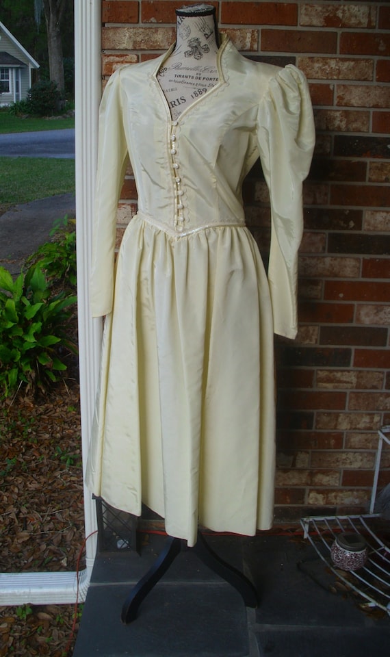 Gunne Sax Dress  Cream Taffeta and Satin Size 13 … - image 1