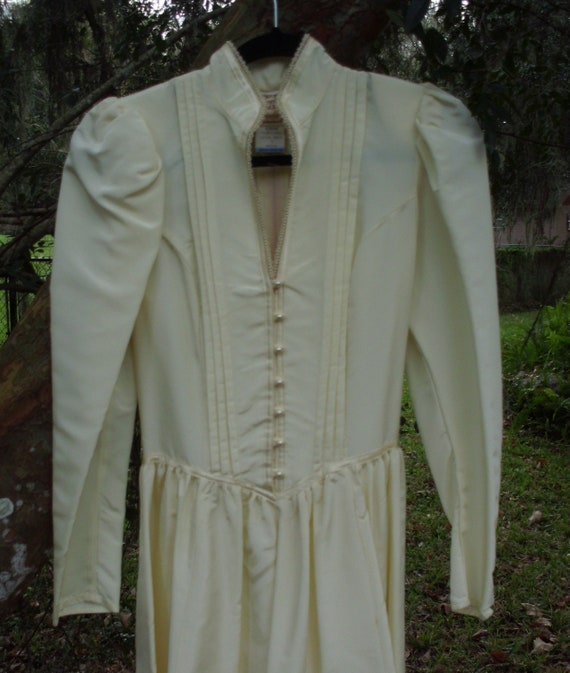 Gunne Sax Dress  Cream Taffeta Beading and Lace S… - image 1