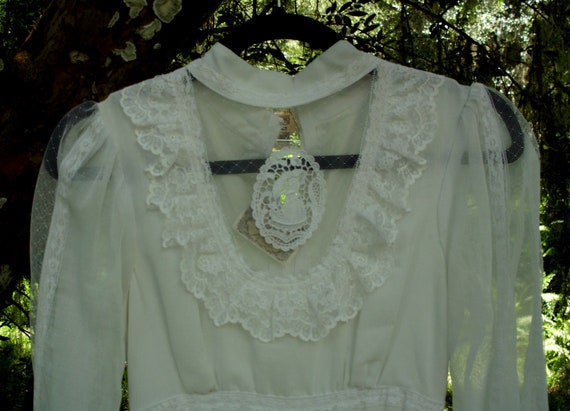 Gunne Sax Cameo Medallion Dress Romance Style in W