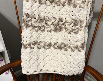 Couverture au crochet pour bébé fille