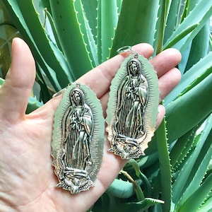 Grandes boucles d'oreilles pendantes catholiques mexicaines Virgen de Guadalupe Tonantzin 3 x 1,5