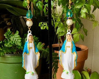 Retro Style Virgin Mary Statue Saint Catholic Christian Drop Earrings