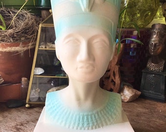 Gorgeous Vintage Pastel Nefertiti Bust Duncan Enterprises