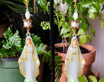 Retro Style Virgin Mary Statue Glow In The Dark Saint Catholic Christian Drop Earrings
