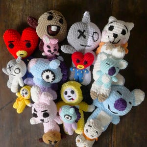 Komplett samling av BT21 Virkade Plysch-Amigurumi – Inspirerad av BTS
