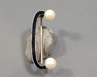 initial brooch sterling silver cultured pearls and black enamel