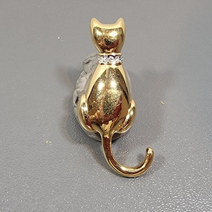 cat brooch gold tone rhinestone accents shiny