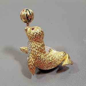 Jomaz Brooch - Etsy