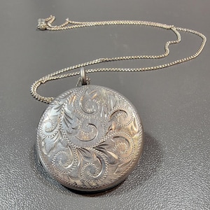 sterling silver locket engraved round room for memento