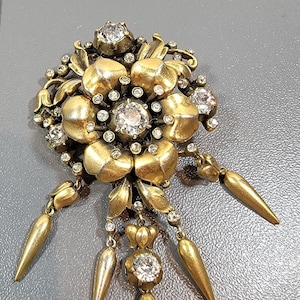 Trifari regence brooch large trembler flower a. Philippe