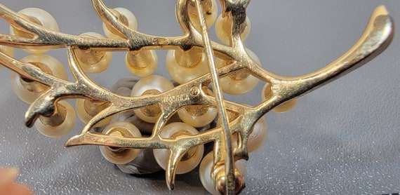 majorica brooch gold tone metal faux pearls - image 5