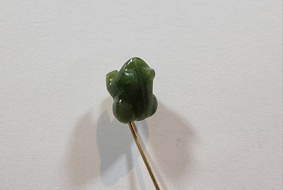 frog lapel pin carved green stone amphibian brooch