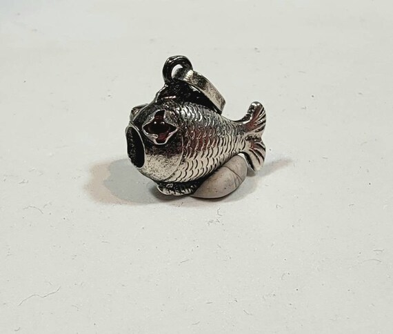 fish pendant red glass eye vintage sterling chain very cute quality