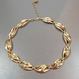 Trifari golden link choker necklace flexible adjustable necklace