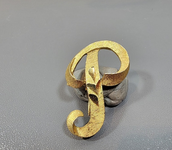 brooch initial pin letter P cursive script gold tone mamselle