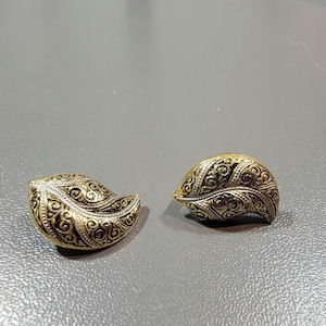 spanish Damascene earrings clip on style gold tone leaves spanish souvenir