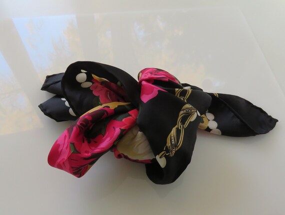 Rose silk scarf Glorious colors string of pearls … - image 5