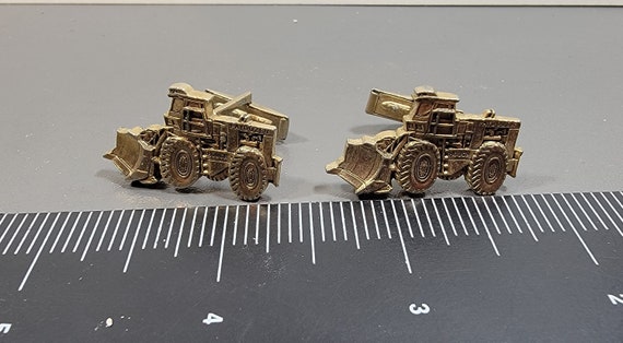 tractor cufflinks gold tone metal hough paydozer - image 3