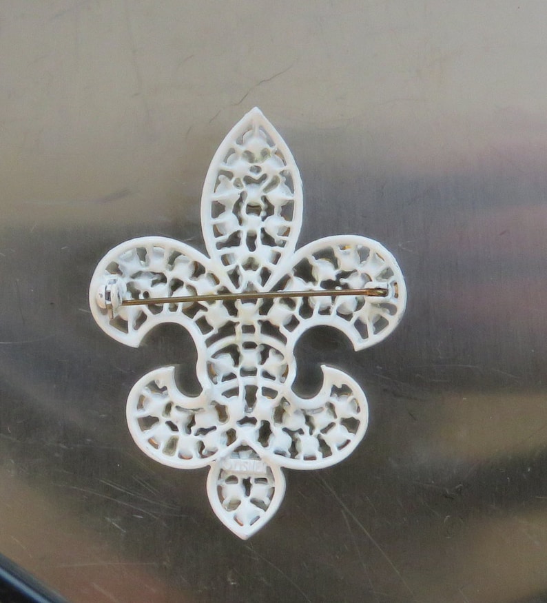 Fleur de lis brooch white enamel white rhinestones lisner fleur-de-lys