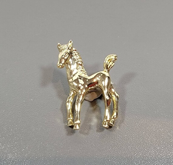 Horse brooch gold tone small equestrian pony scatter pin