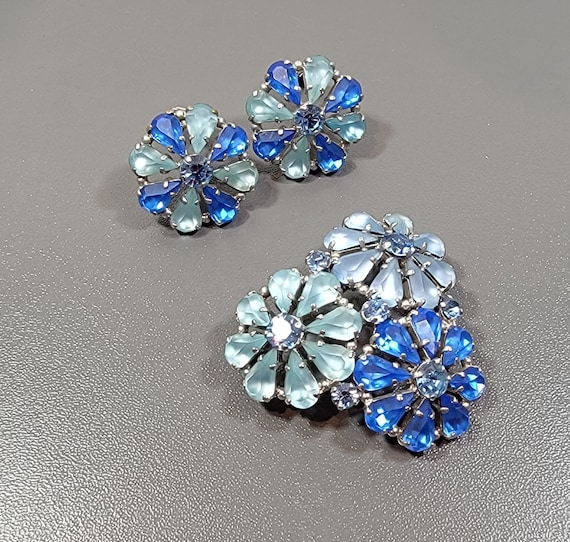 blue rhinestone brooch and earrings set