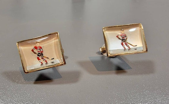 hockey cuff links reverse carved cufflinks hockey player red black uniform