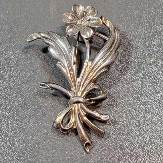 flower brooch daisy bouquet sterling silver repousse