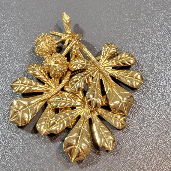 chestnut leaf brooch gold tone large weiss