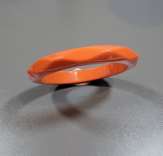 Orange bangle bracelet resin lucite plastic faceted vintage nineties