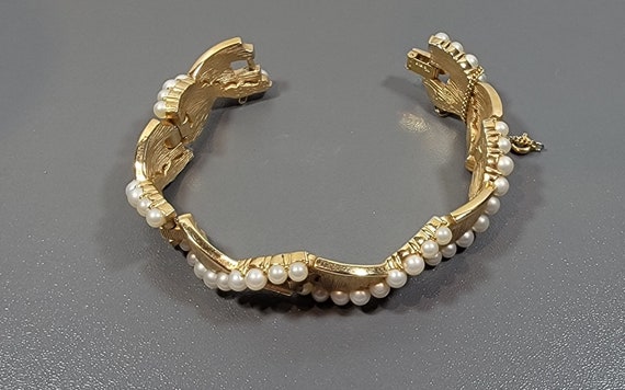 trifari bracelet pearl top quality gold tone links - image 3