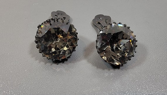 smoke rhinestone earrings black enamel clips - image 1